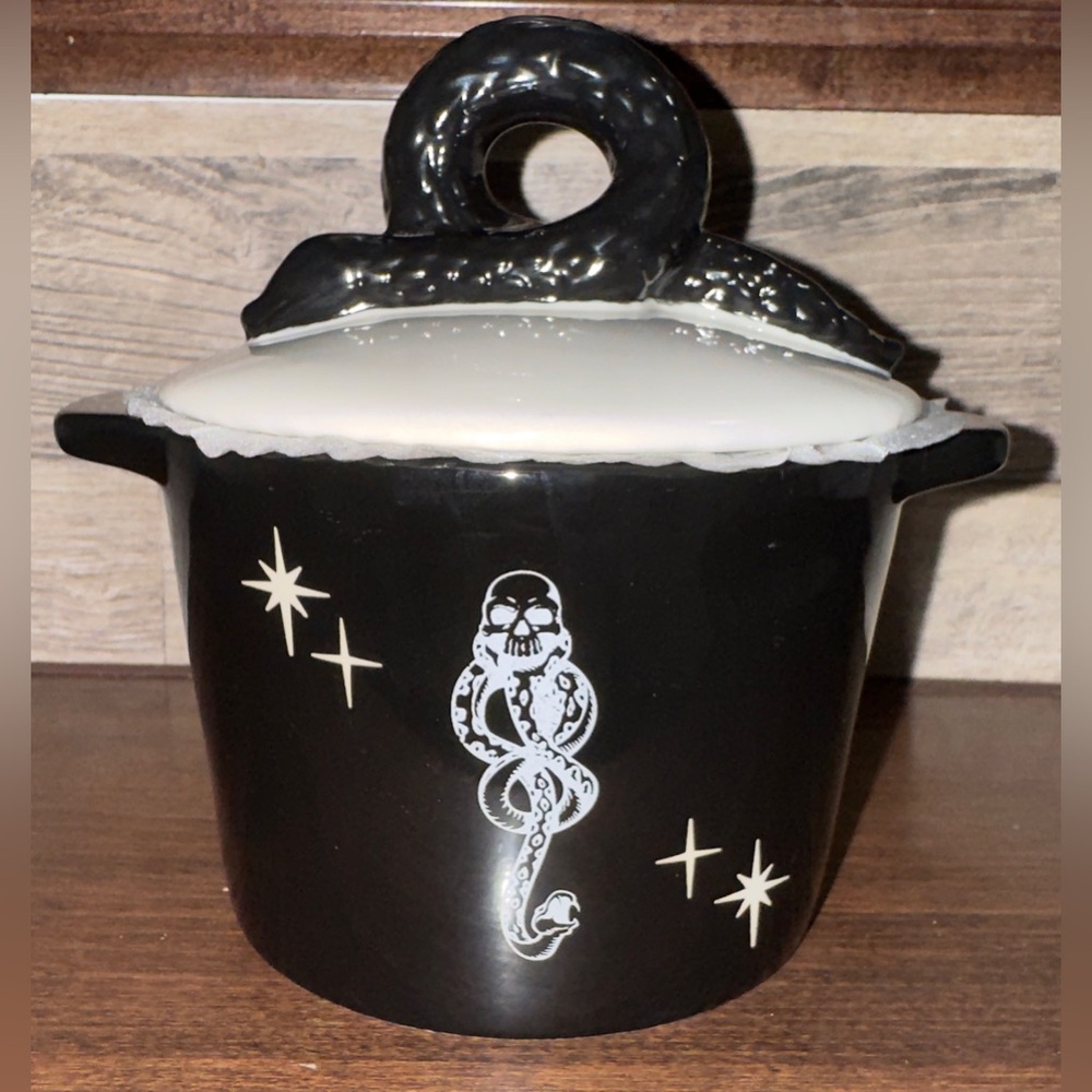 🥰 Rae Dunn Harry Potter NAGINI Mini Crock Baking Dish snake-inspired handle.